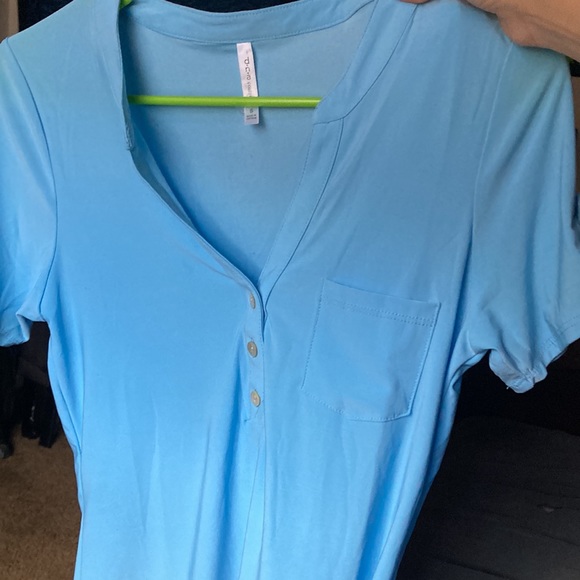 Evie Henley Stretchy Fabric light Blue color size small - Picture 3 of 4